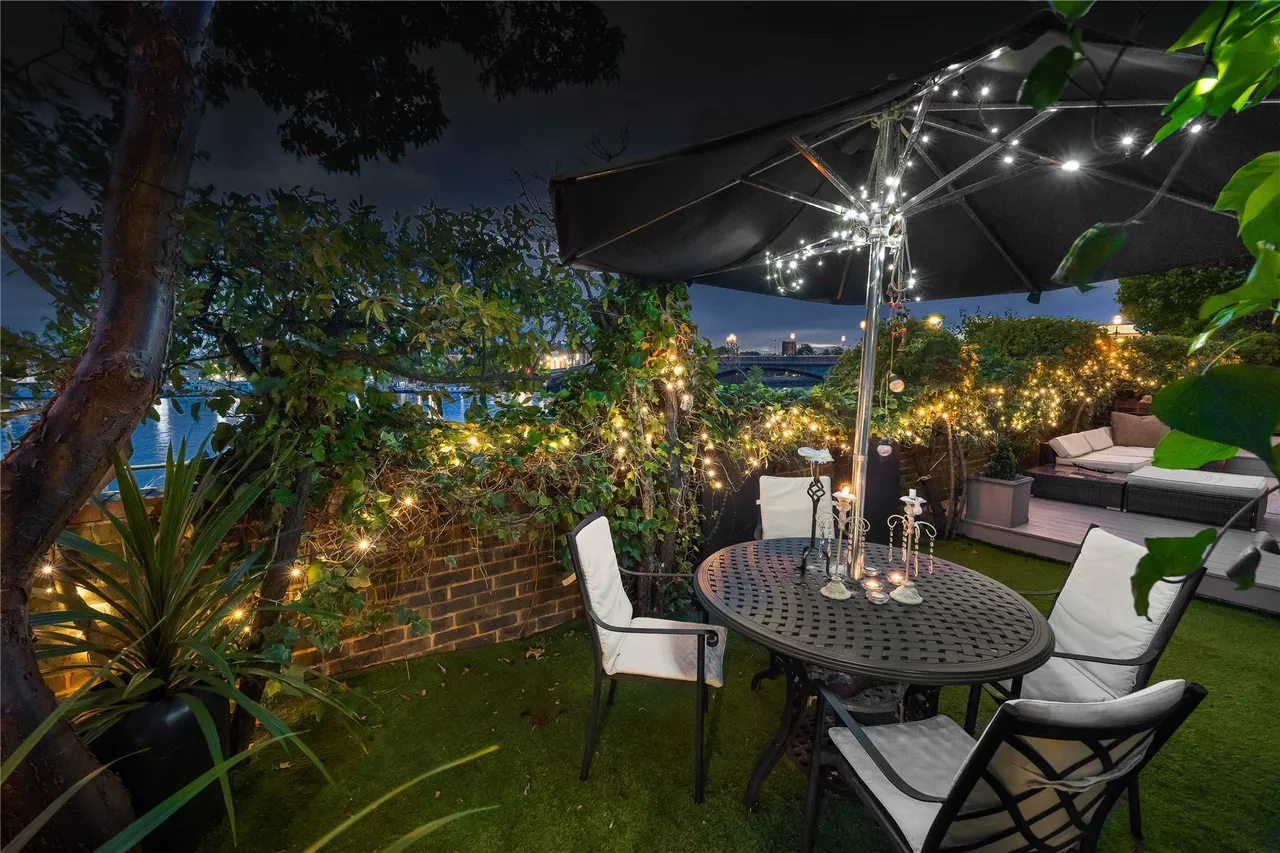 Paveley Drive, London, SW11, photo 11