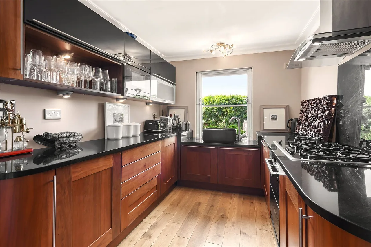 Paveley Drive, London, SW11, photo 6