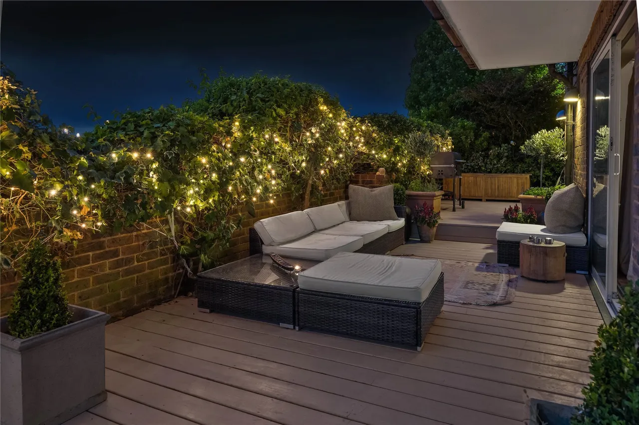 Paveley Drive, London, SW11, photo 13
