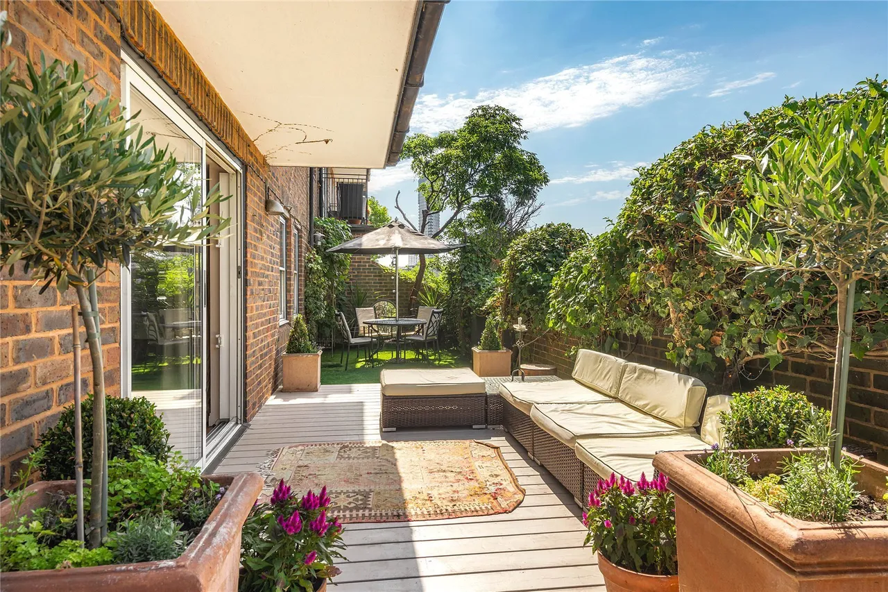 Paveley Drive, London, SW11, photo 9