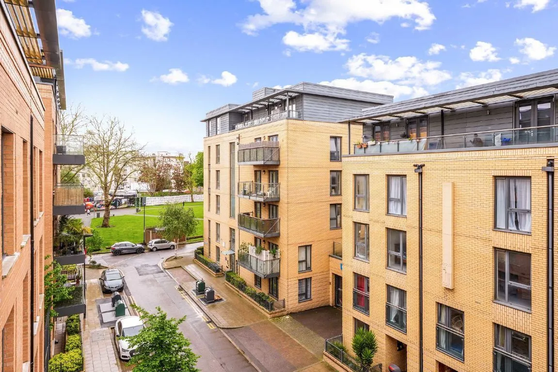 Fairbourne Road, SW4, photo 8