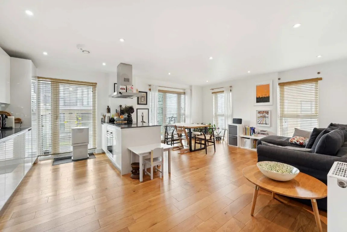 Fairbourne Road, SW4, photo 2