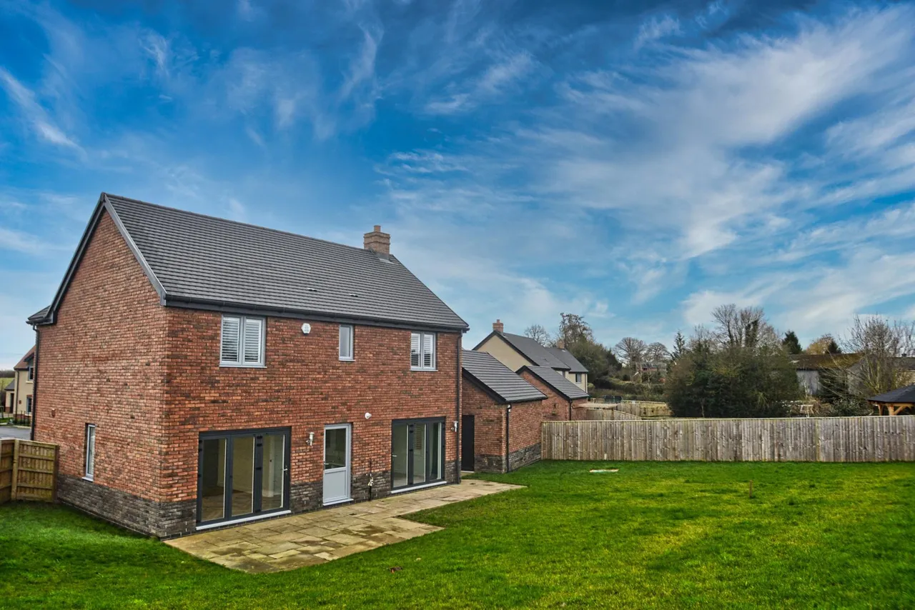 Mission Hut Mews, Holme Marsh, HR5, photo 24