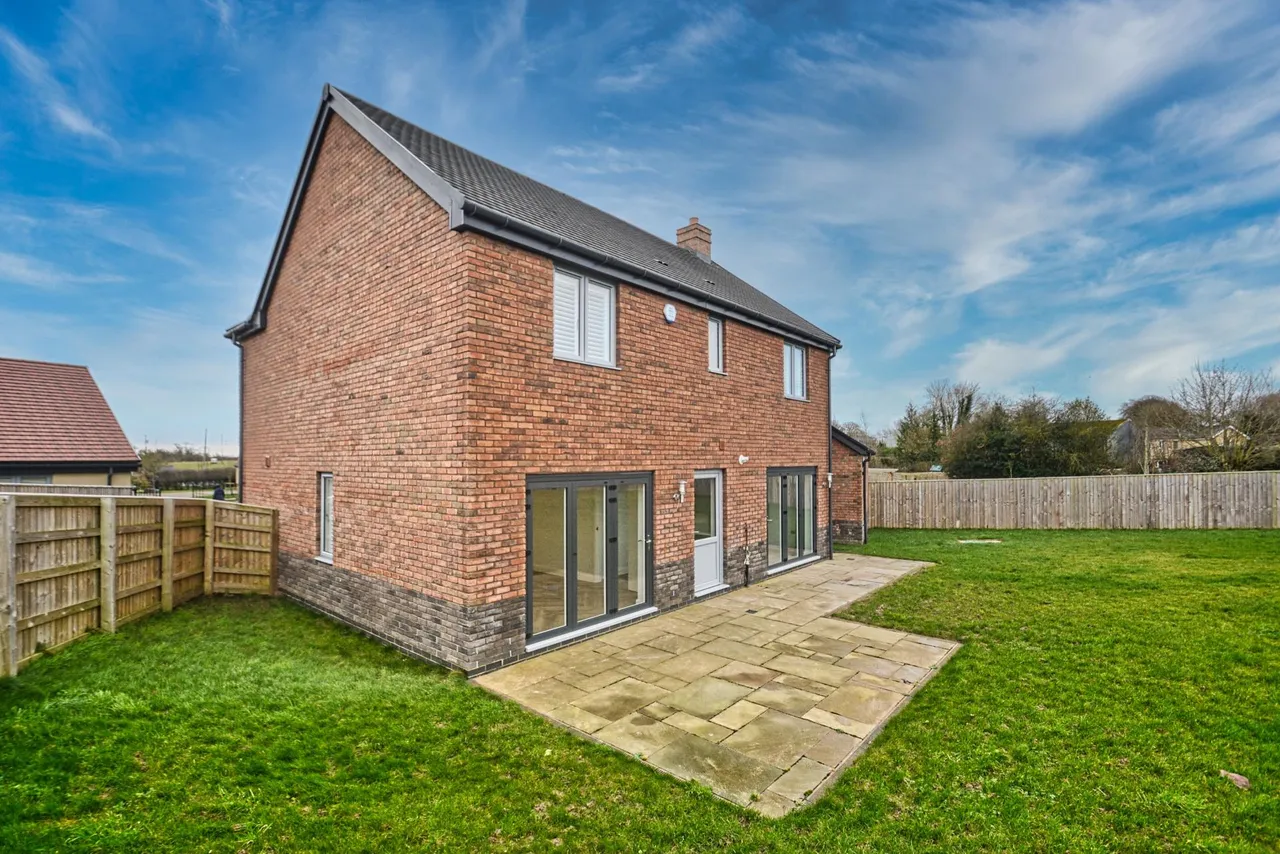 Mission Hut Mews, Holme Marsh, HR5, photo 25