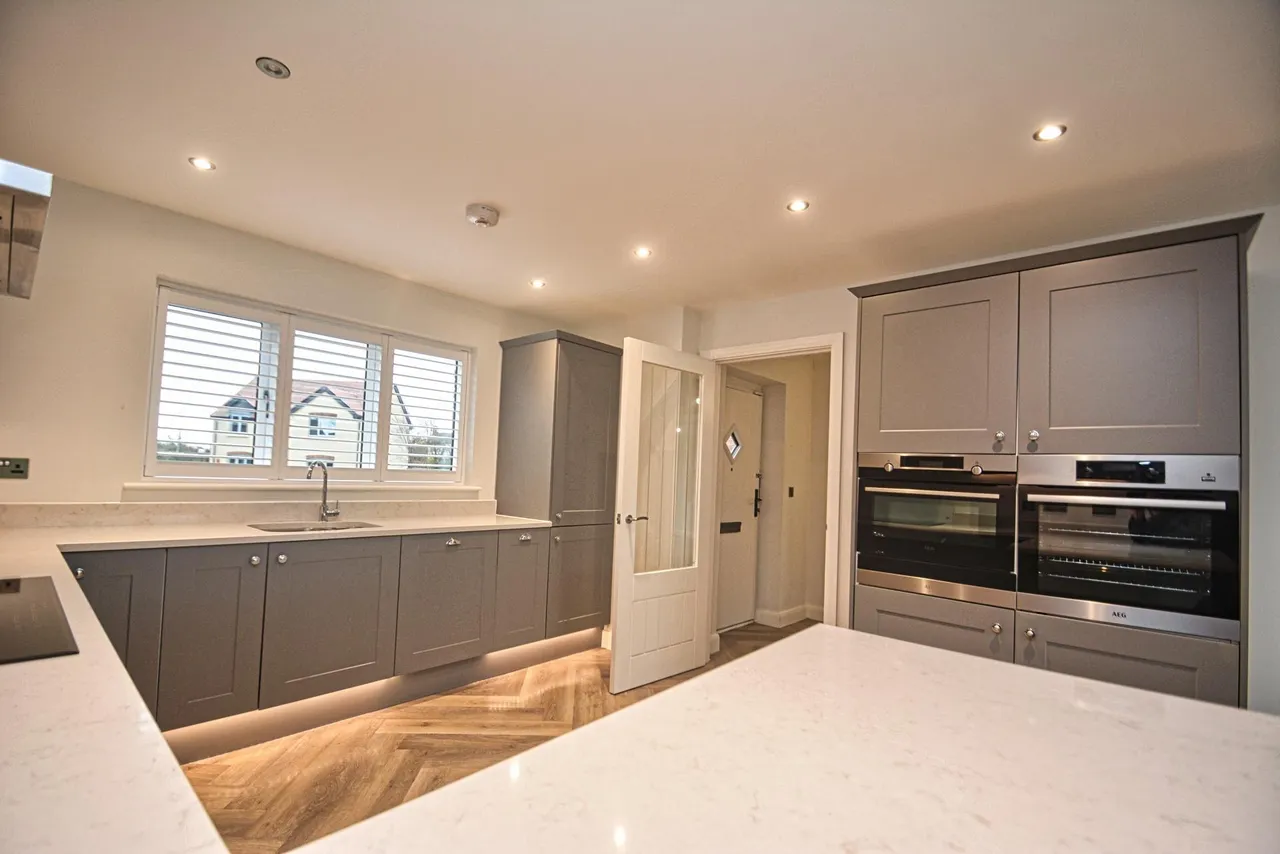 Mission Hut Mews, Holme Marsh, HR5, photo 8