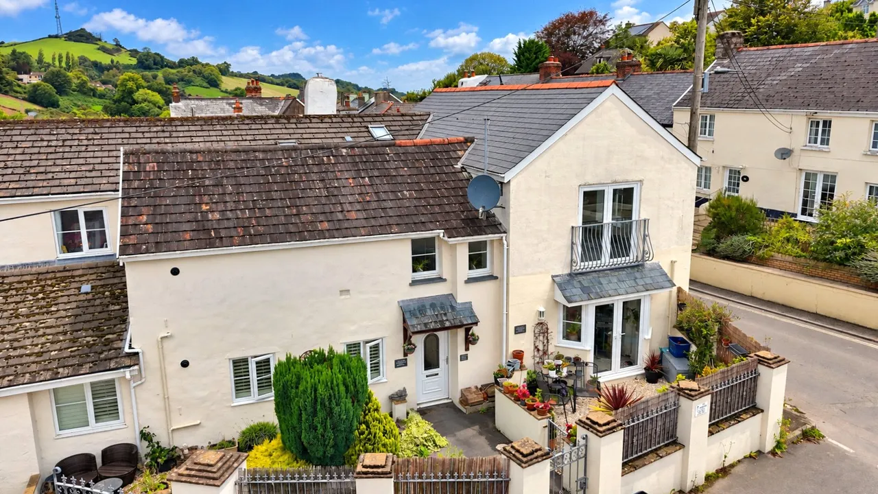2 bed flat for sale, Victoria Street, Combe Martin, EX34