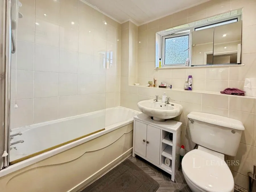Casper Court, Nottingham, NG5, photo 9