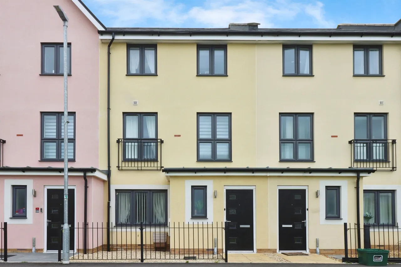 4 bed house for sale — Gauting Road, Patchway, Bristol