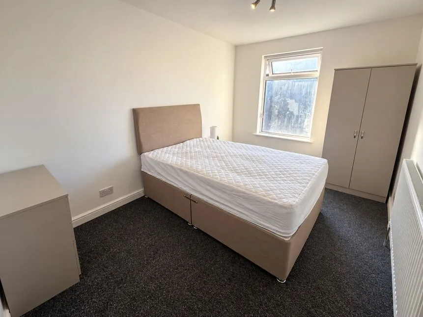 1 bed property to rent — Patrick Street, Grimsby, Lincolnshire, DN32