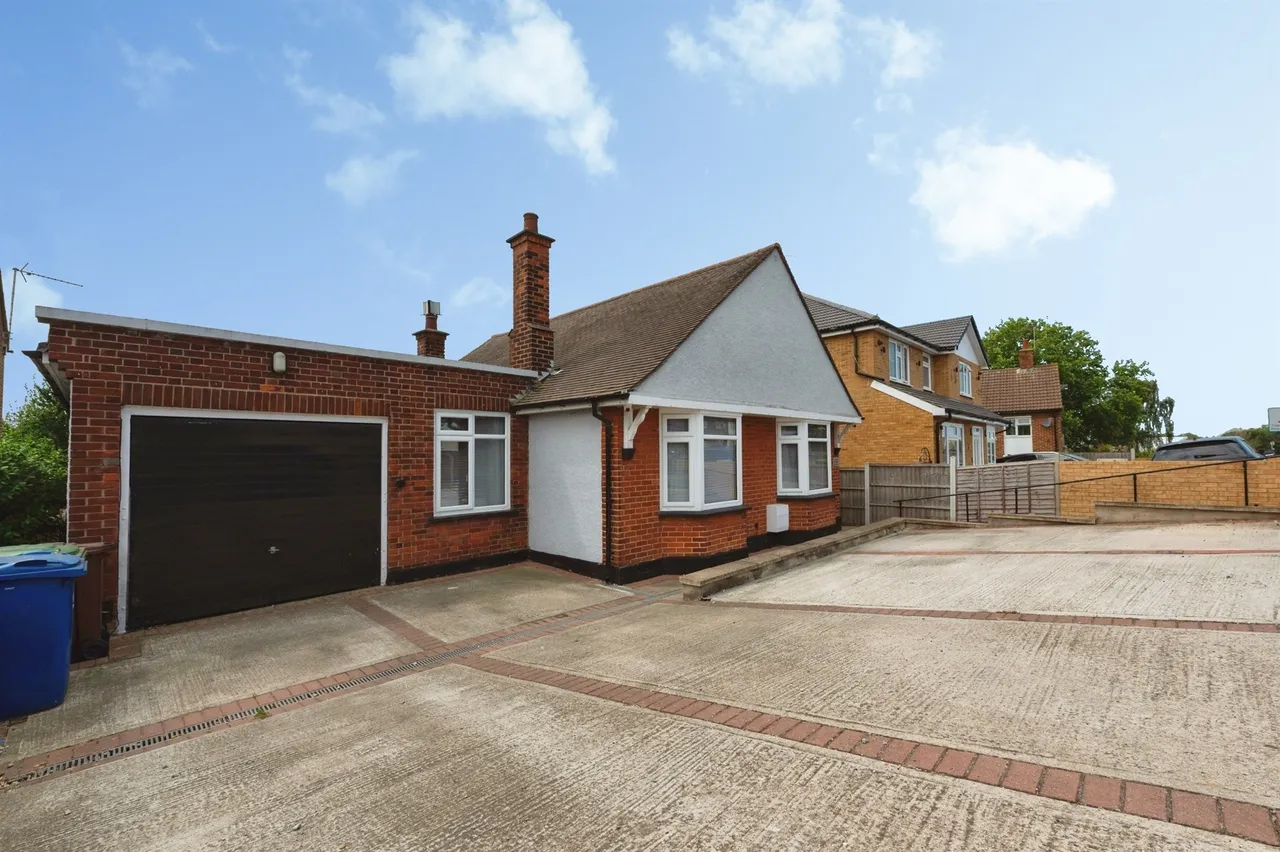 4 bed house for sale — River View, Chadwell St Mary, Grays