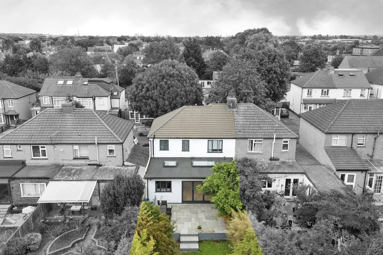 Lavender Avenue, Worcester Park, KT4, photo 28