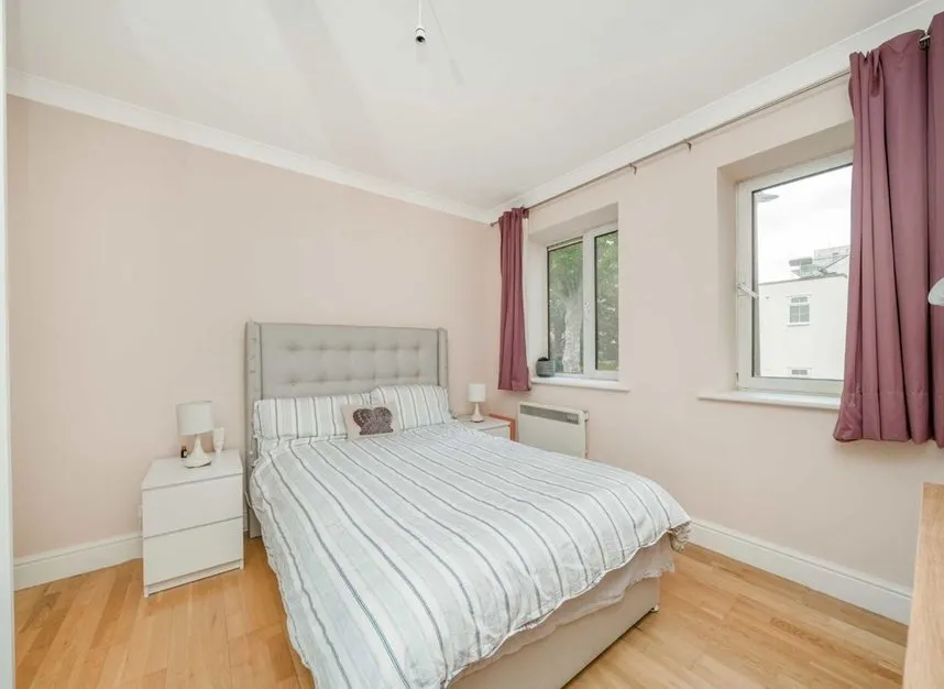 Silver Crescent, Chiswick, W4, photo 4