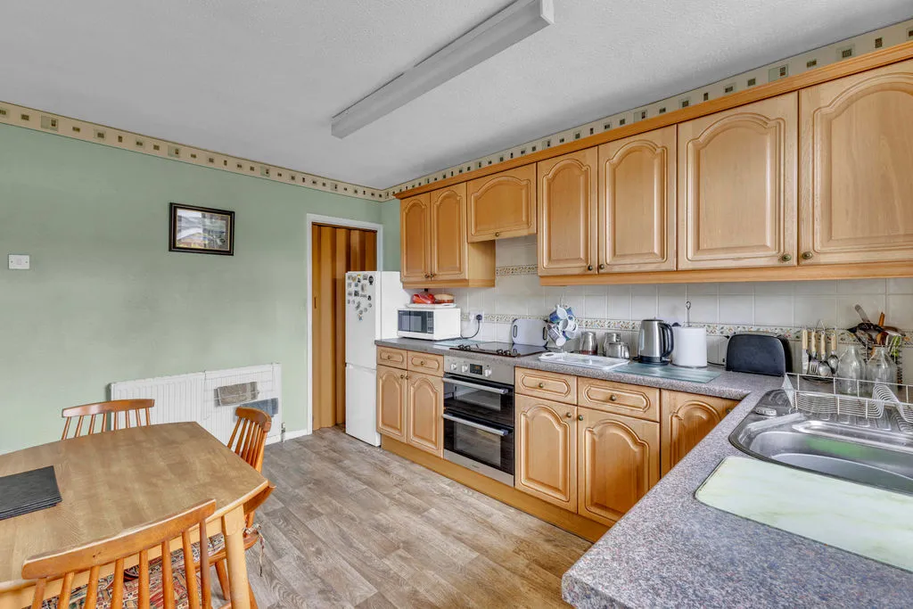 Marland Hill Road, Rochdale OL11 4PQ, photo 6