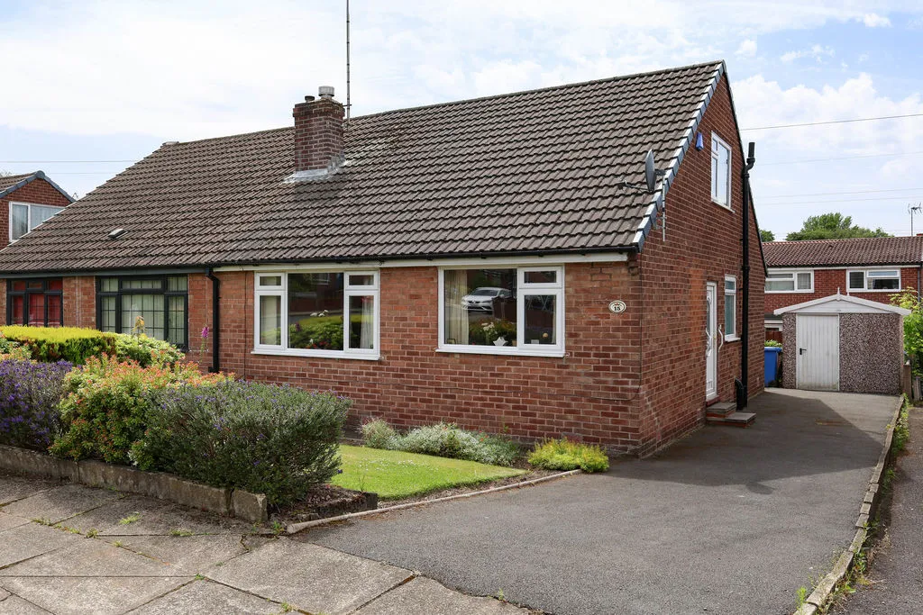3 bed house for sale — Marland Hill Road, Rochdale OL11 4PQ