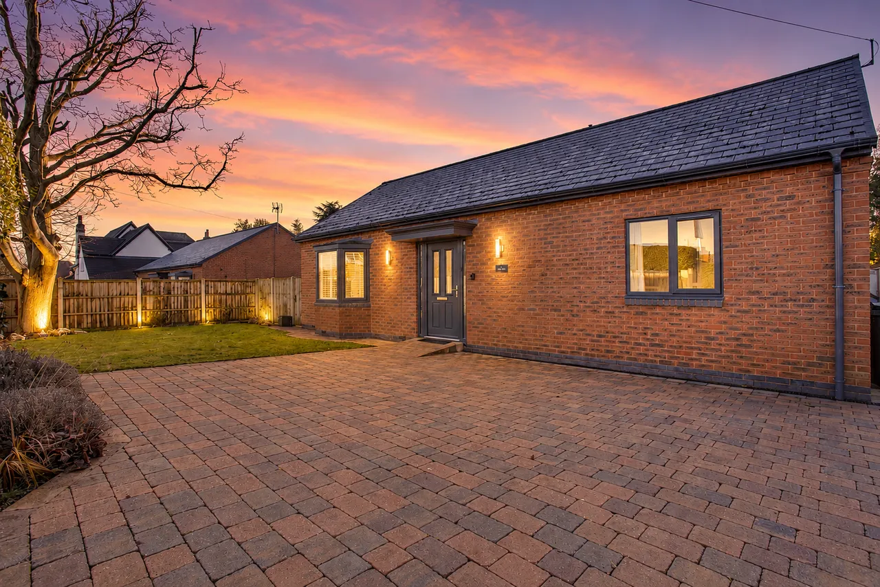 2 bed house for sale, Cliff Drive, Radcliffe-on-Trent, NG12