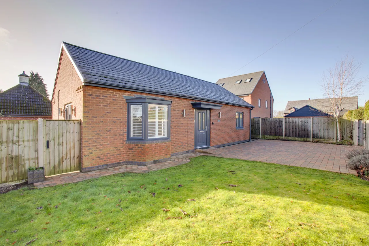 Cliff Drive, Radcliffe-on-Trent, NG12, photo 22