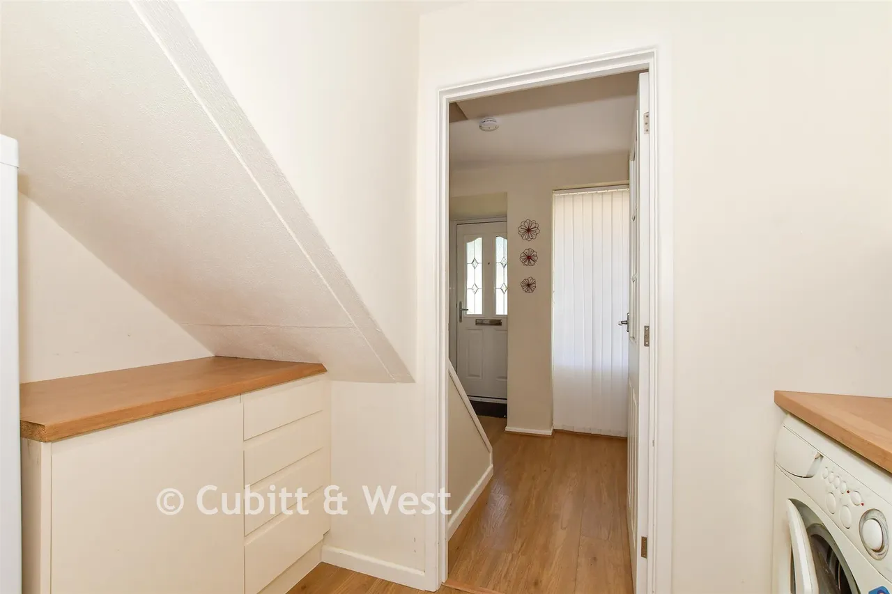 Covert Close, Crawley, RH10, photo 7