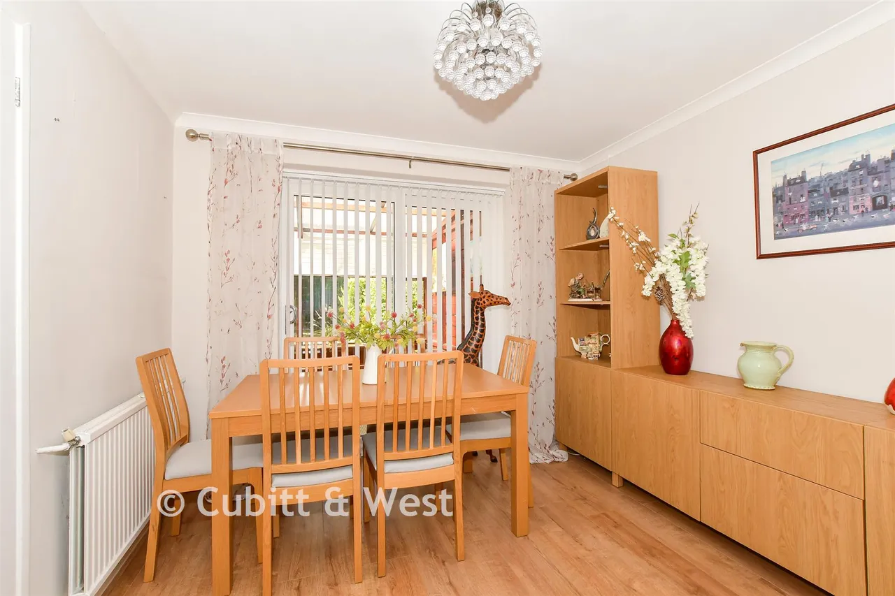 Covert Close, Crawley, RH10, photo 5
