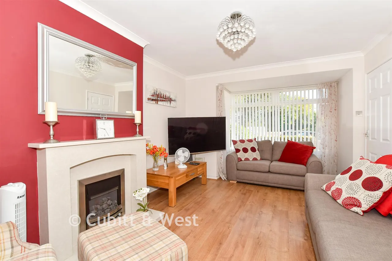 Covert Close, Crawley, RH10, photo 3