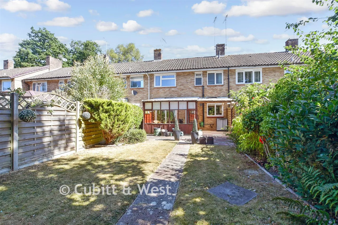 Covert Close, Crawley, RH10, photo 14