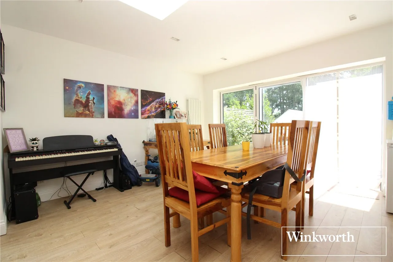 Ashley Drive, Borehamwood, Hertfordshire, WD6, photo 5