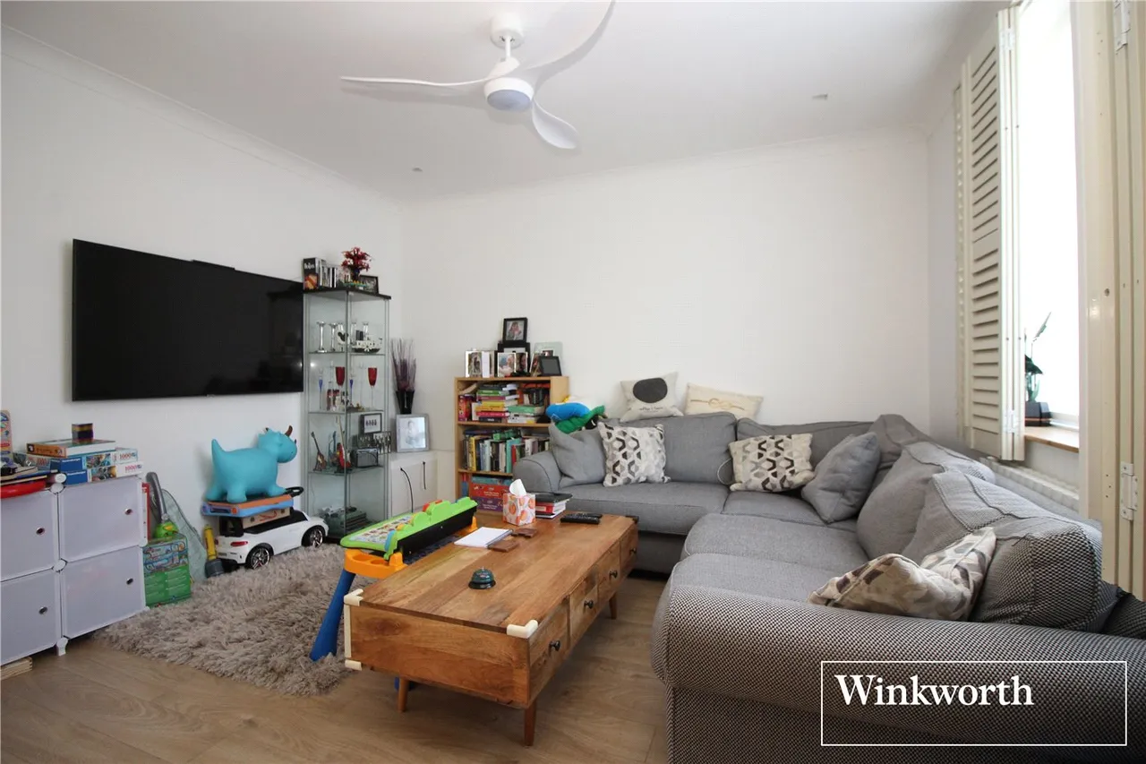 Ashley Drive, Borehamwood, Hertfordshire, WD6, photo 7