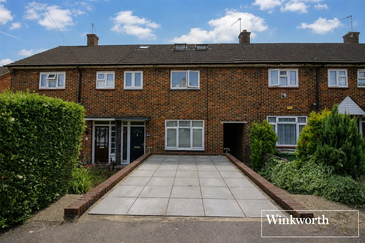 4 bed house for sale — Ashley Drive, Borehamwood, Hertfordshire, WD6