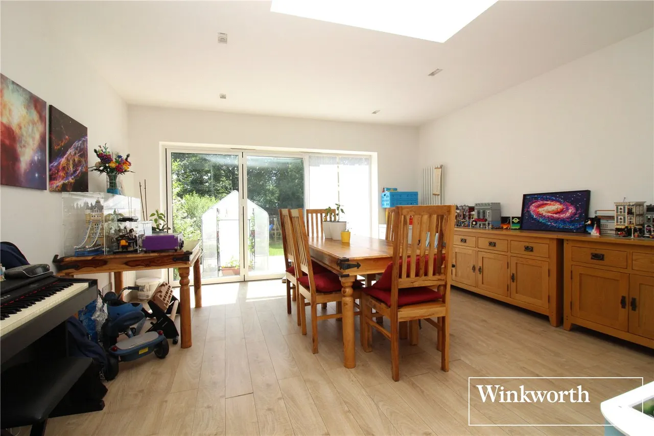 Ashley Drive, Borehamwood, Hertfordshire, WD6, photo 4