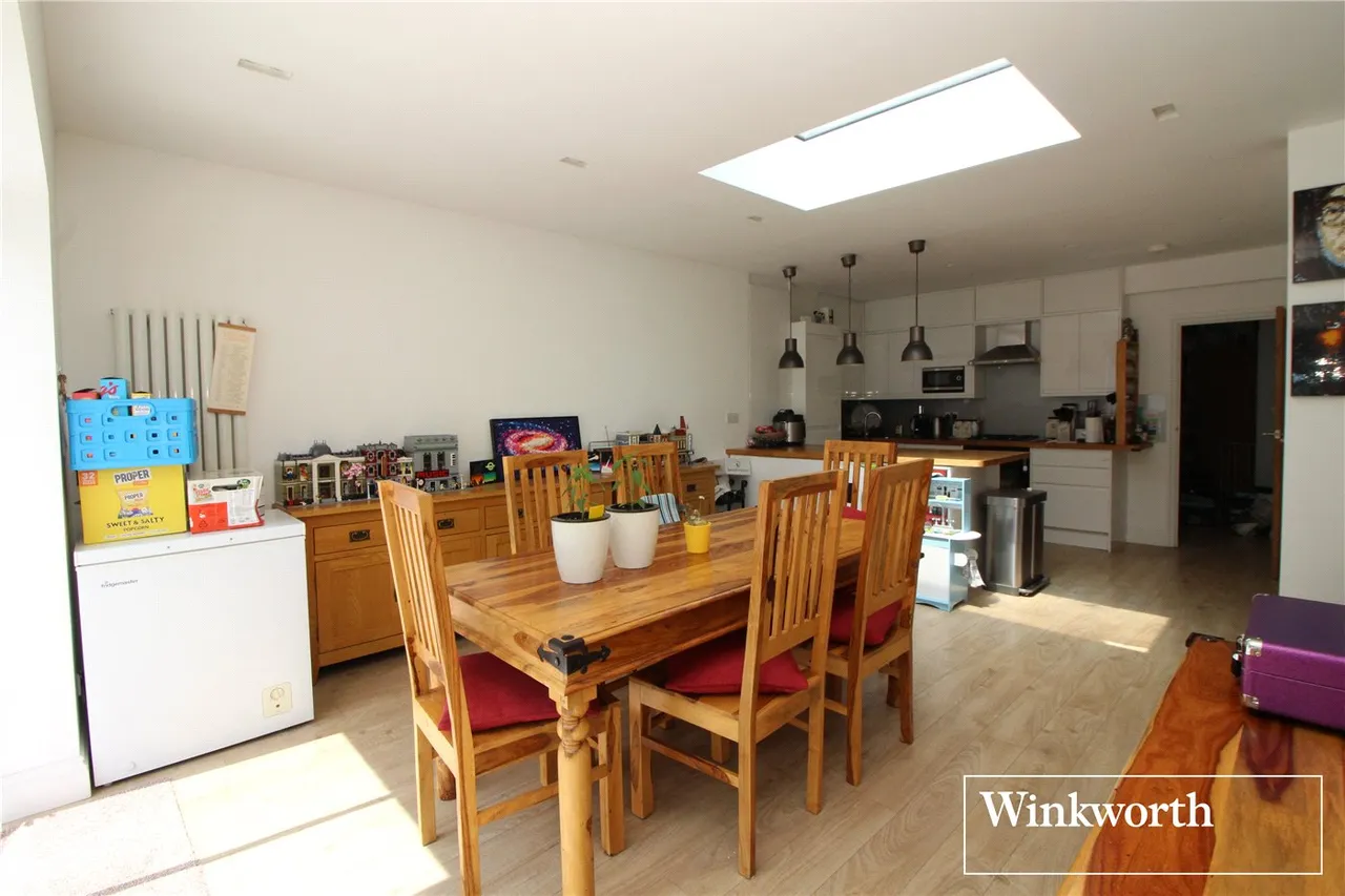 Ashley Drive, Borehamwood, Hertfordshire, WD6, photo 6
