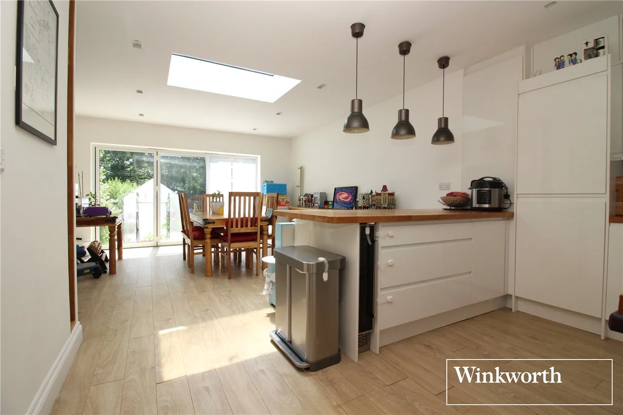 Ashley Drive, Borehamwood, Hertfordshire, WD6, photo 2