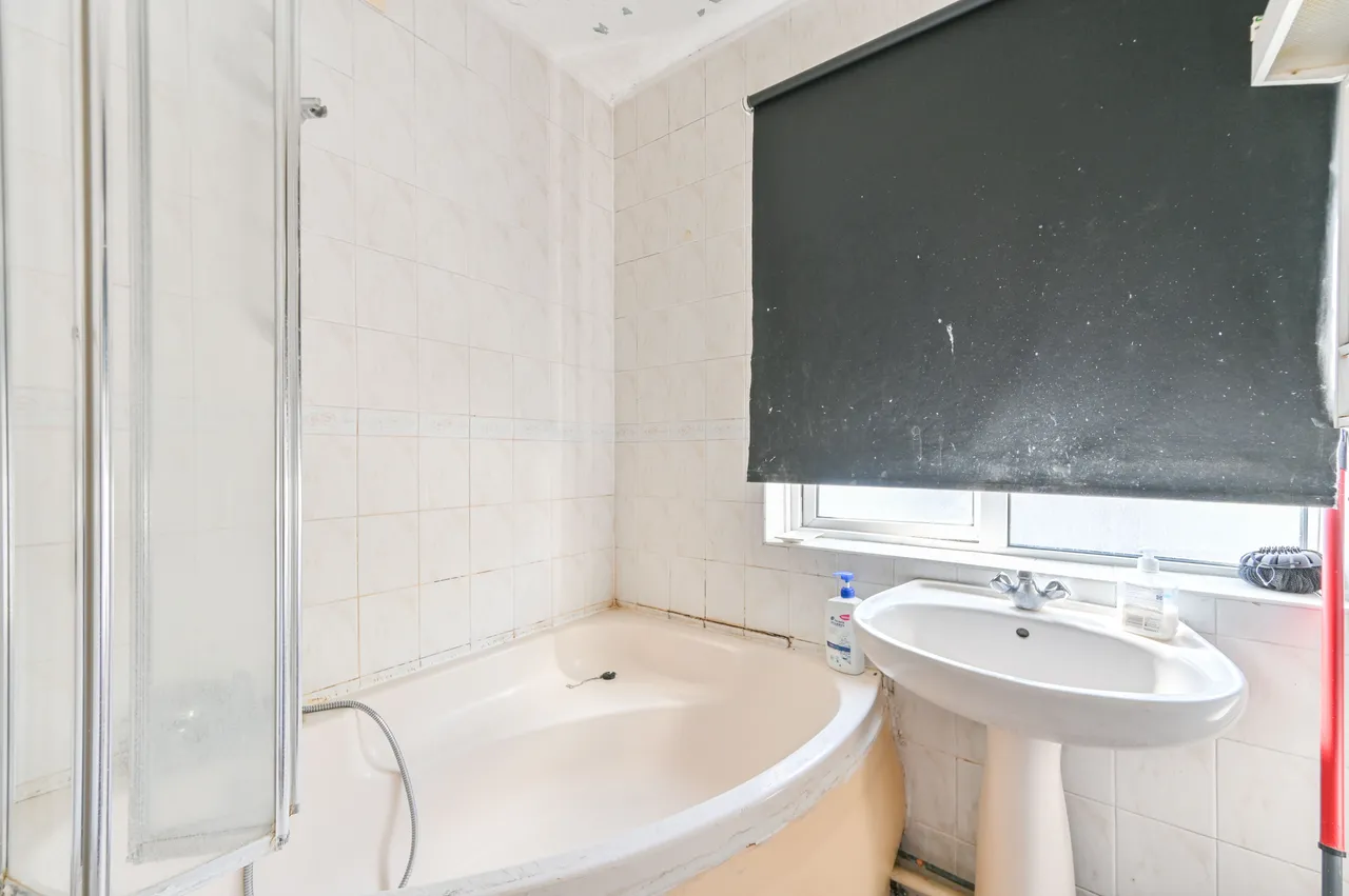 144 Ellesmere Road, London, photo 11
