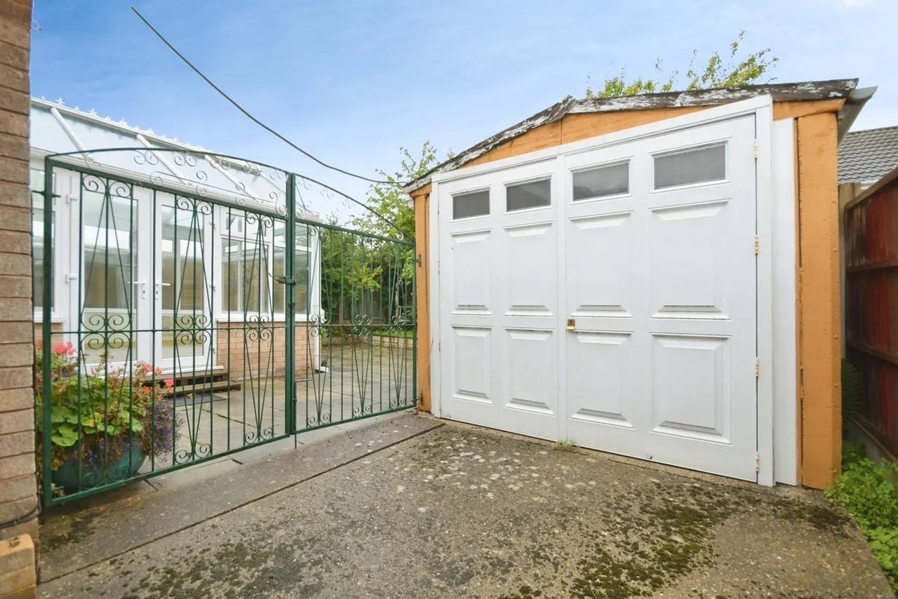 Hucklow Avenue, Inkersall, S43, photo 20