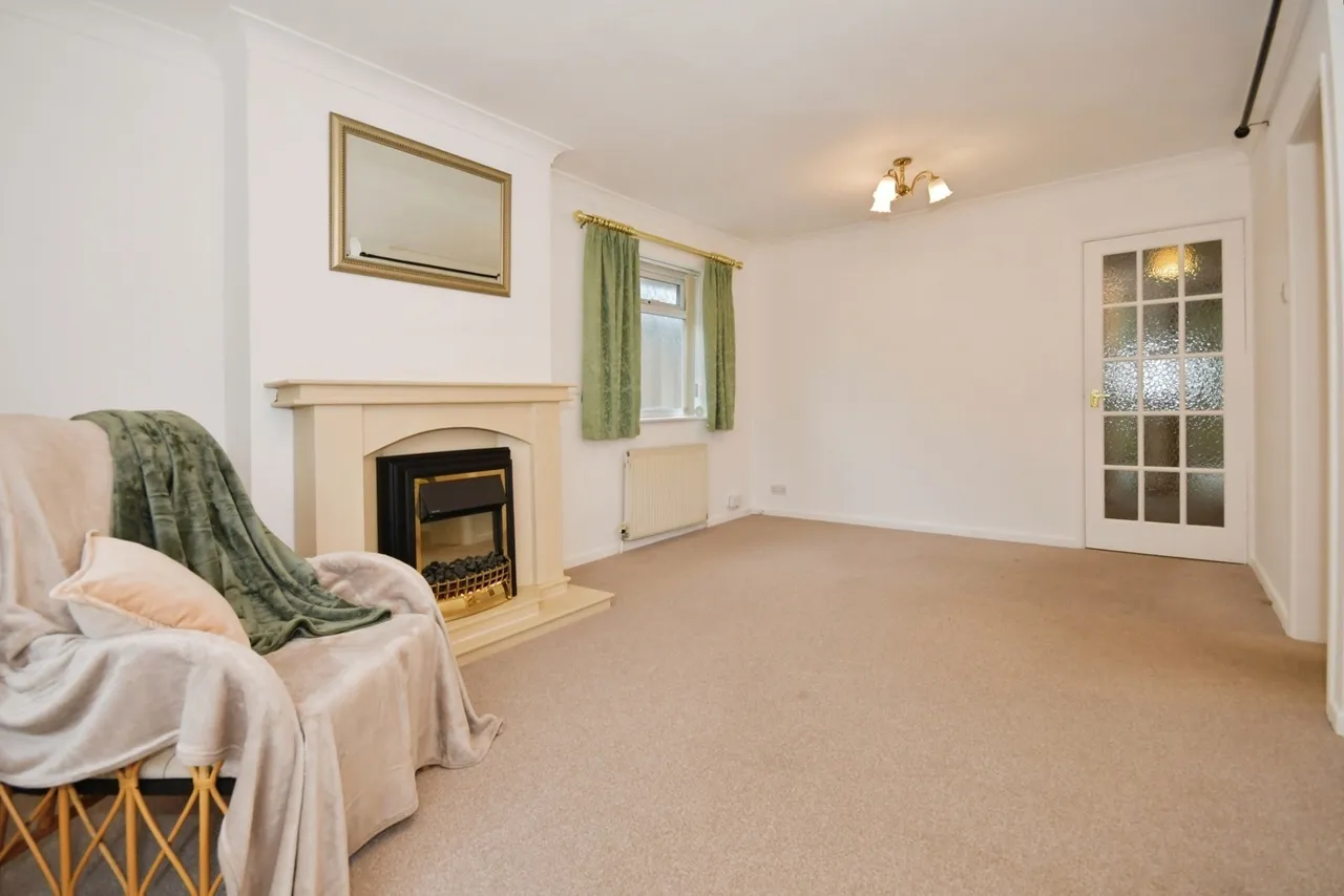 Hucklow Avenue, Inkersall, S43, photo 8