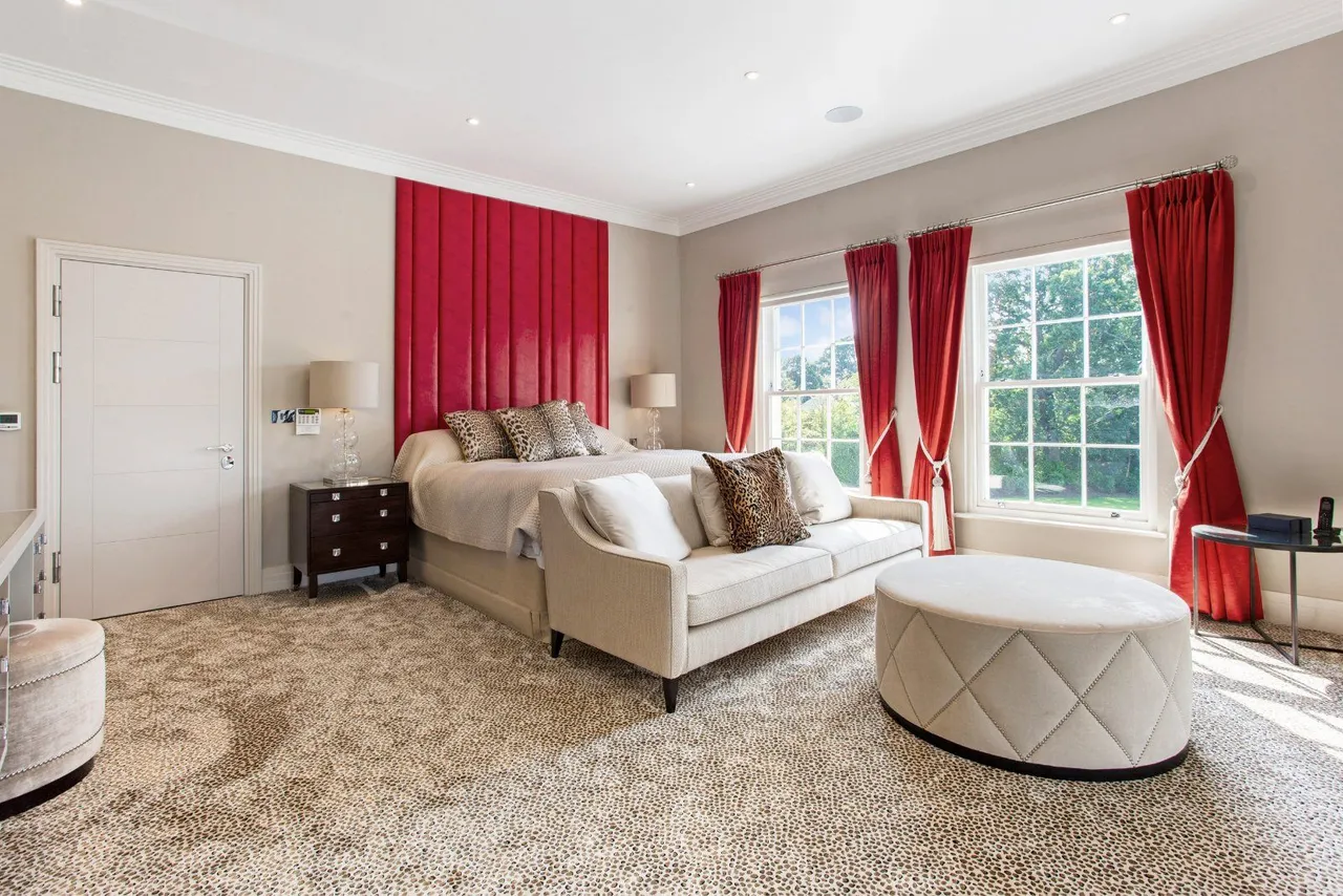 Hawthorn Hill, Warfield, RG42, photo 11