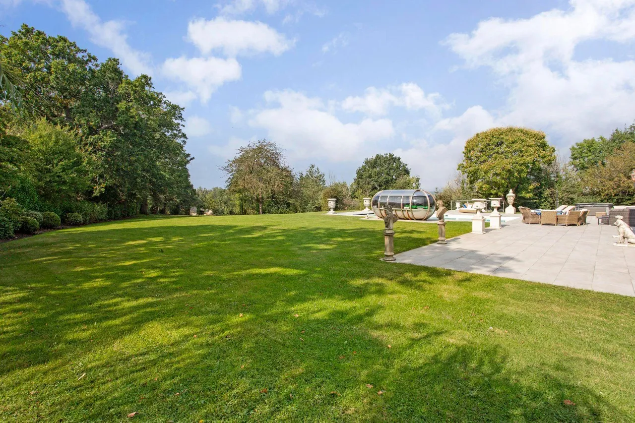 Hawthorn Hill, Warfield, RG42, photo 22