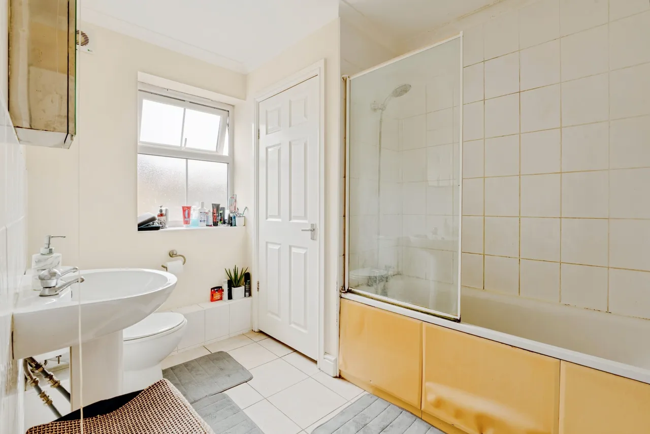 Bath Road, Margate, photo 11