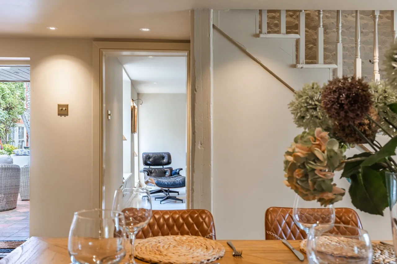 Beautifully Renovated Cottage Moments, photo 8