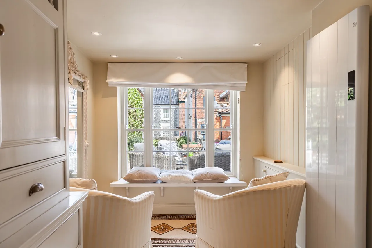 Beautifully Renovated Cottage Moments, photo 10
