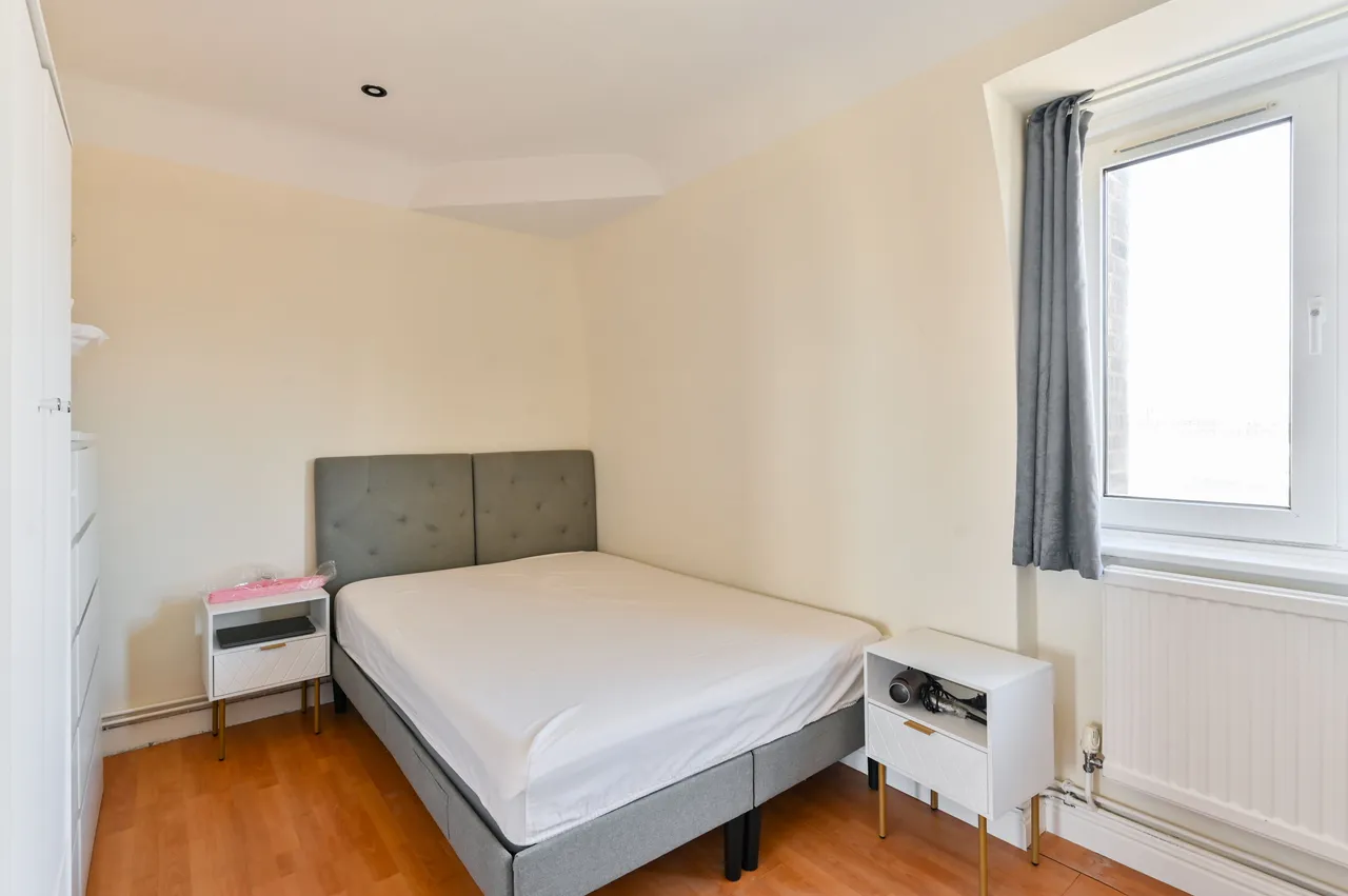 3 bed flat to rent — 37 Bradfield House, Wandsworth Road, London
