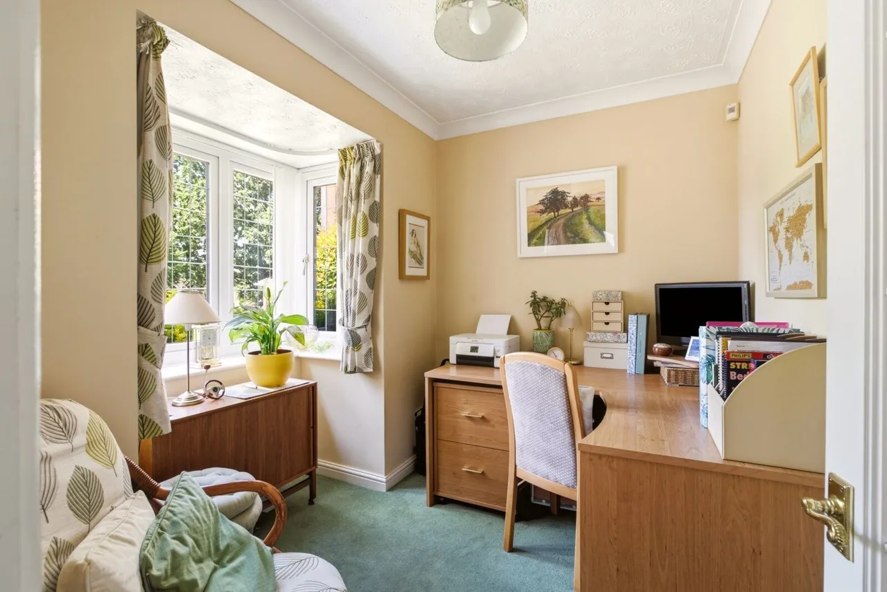 Mardle Close, Caddington, LU1, photo 8