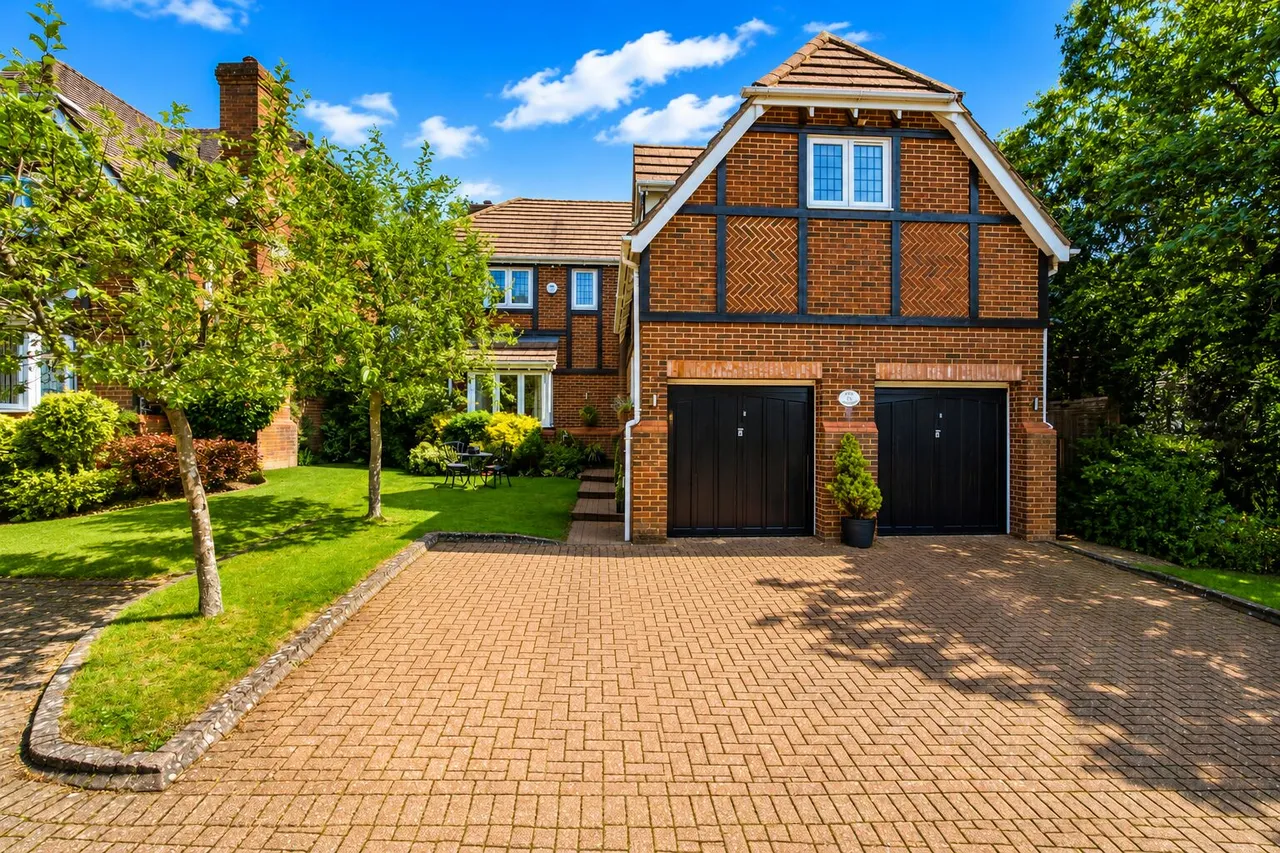 Mardle Close, Caddington, LU1, photo 3