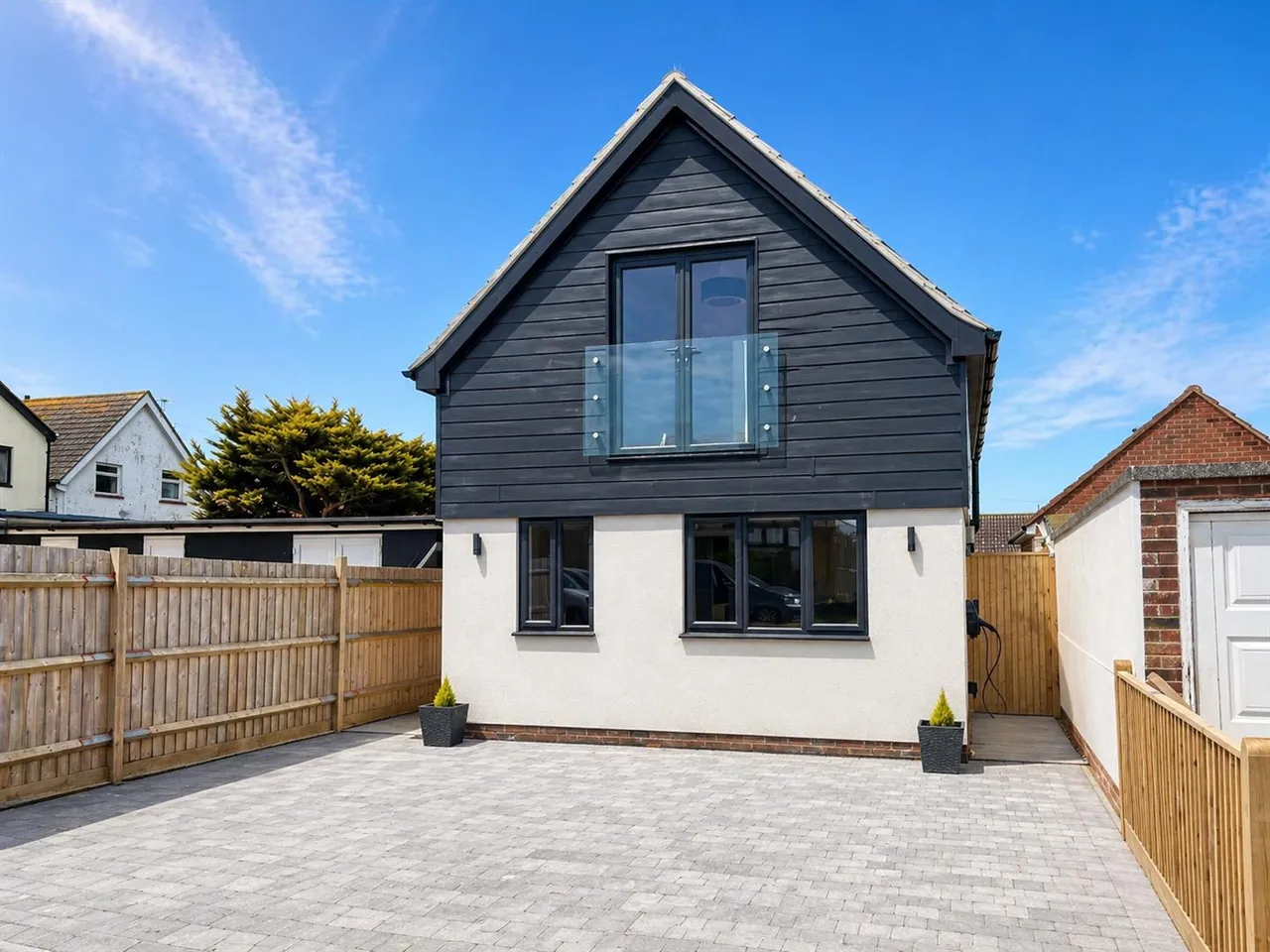 Slindon Avenue, Peacehaven, photo 3