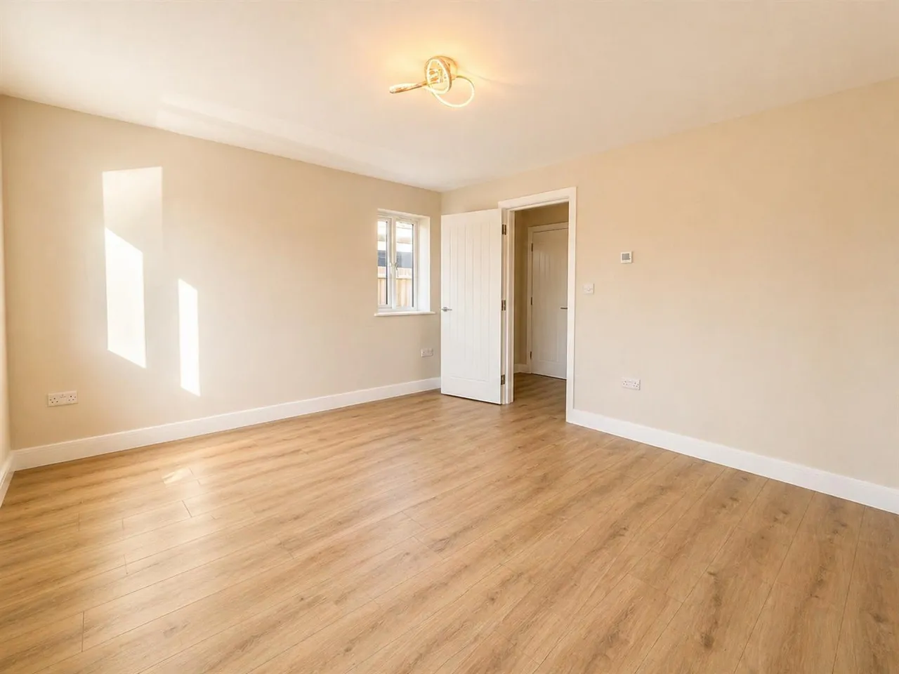 Slindon Avenue, Peacehaven, photo 17