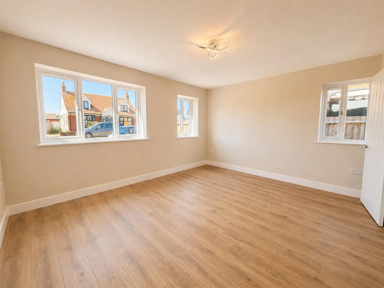Slindon Avenue, Peacehaven, photo 20