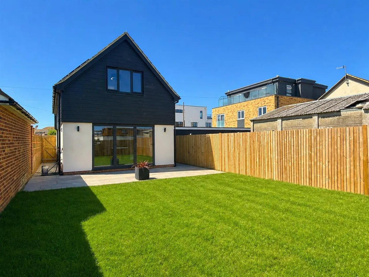 Slindon Avenue, Peacehaven, photo 19