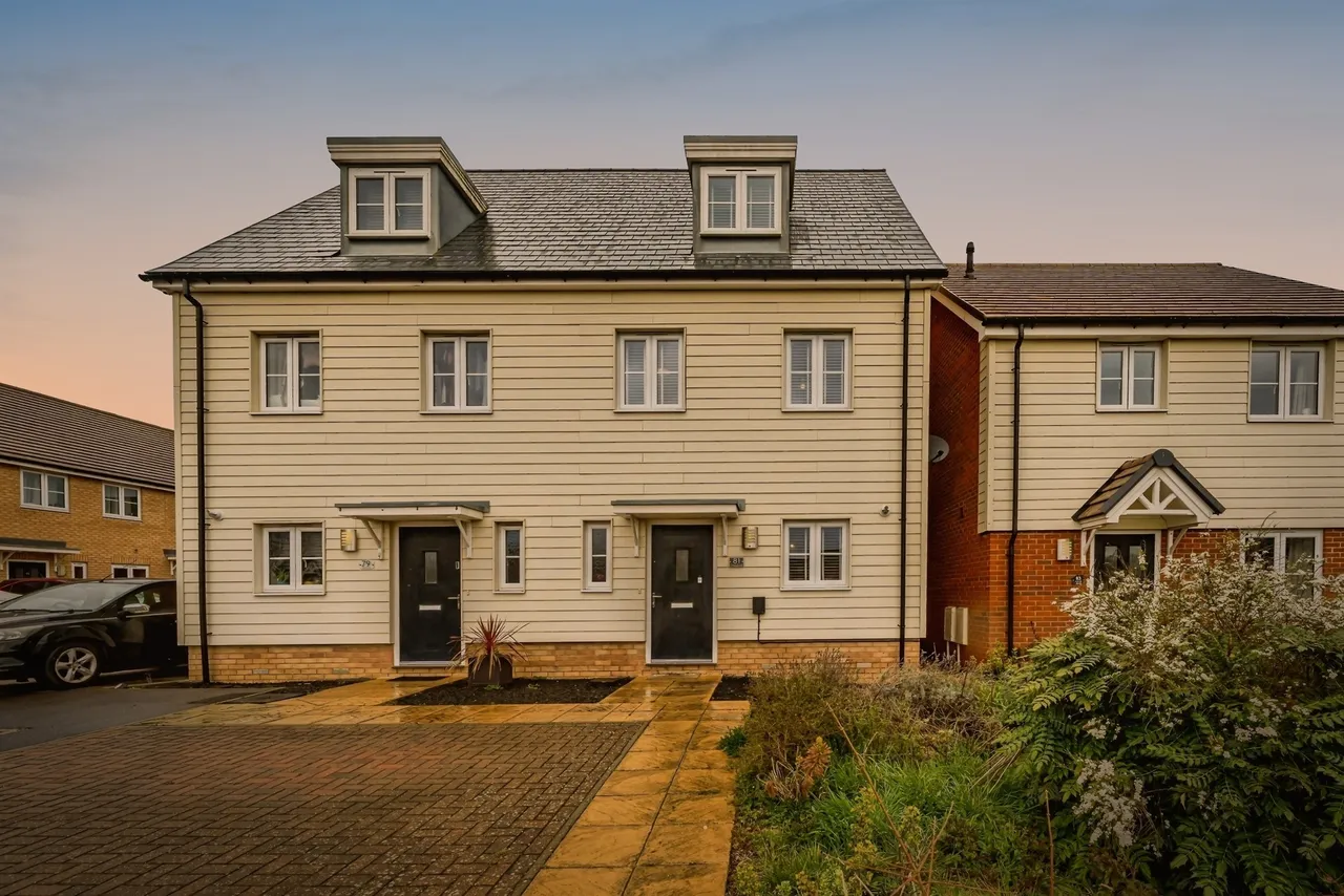 3 bed house for sale — Pippin Road, AYLESBURY
