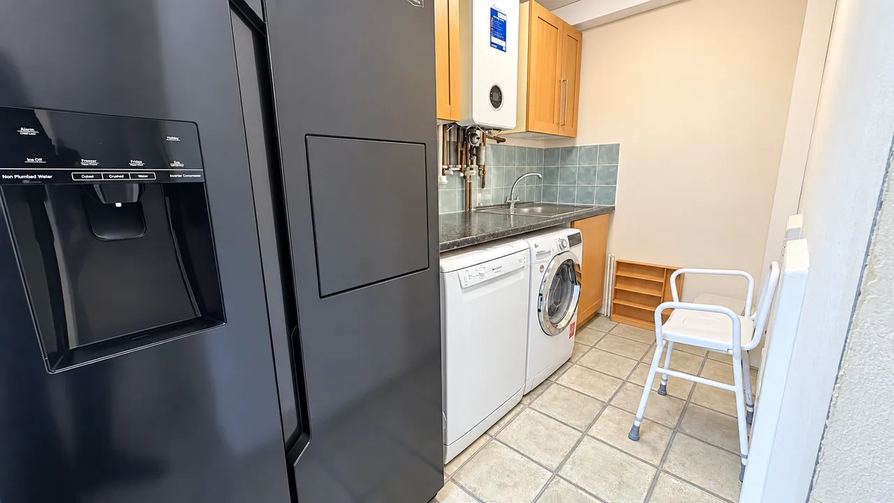 Orchard Vale, Edgeley, SK3, photo 28