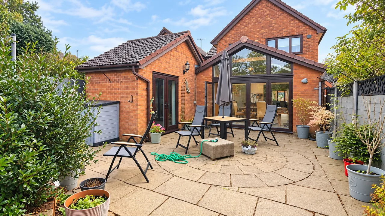 Orchard Vale, Edgeley, SK3, photo 18