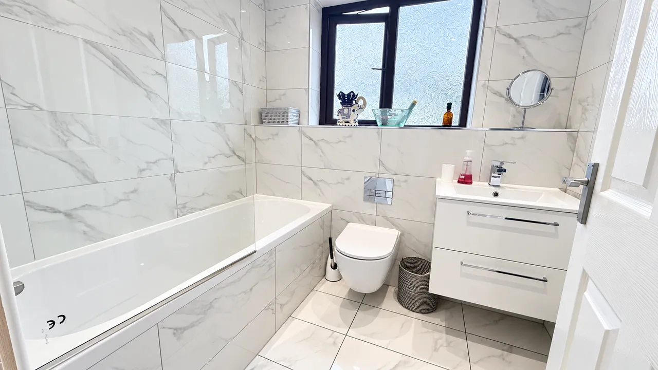 Orchard Vale, Edgeley, SK3, photo 3