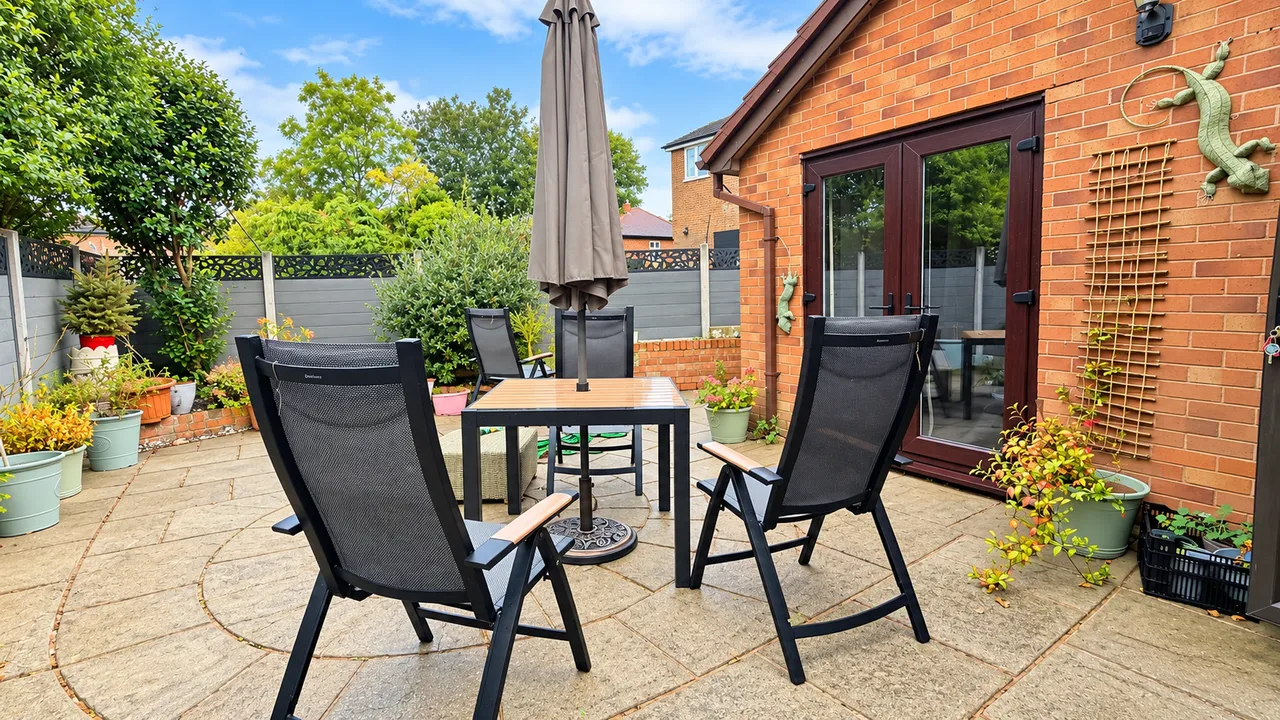 Orchard Vale, Edgeley, SK3, photo 17